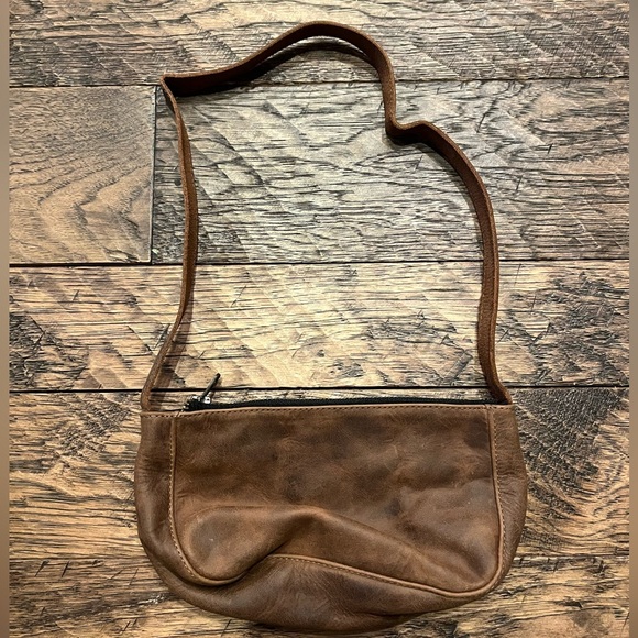 Hide & Drink leather zippered purse with handle - Picture 2 of 6